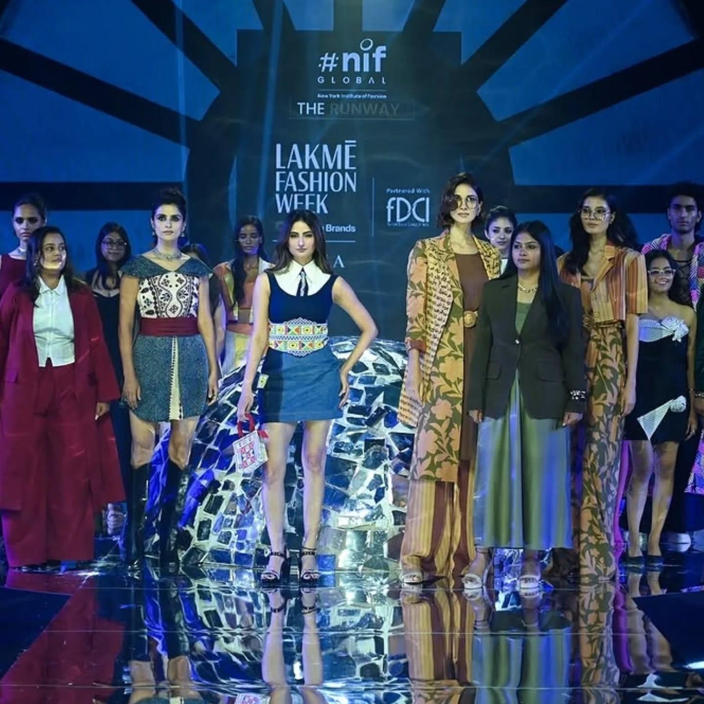 Diya ambwani showcased her collection at Lakmé Fashion Week